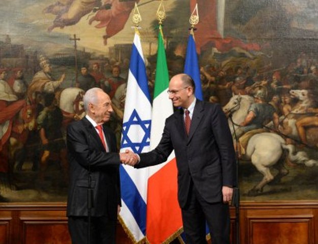 Meeting of Israeli President Shimon Peres with Italian Prime Minister Enrico Letta in Rome, Italy. April 30, 201.Photo by Kobi Gideon / GPOפגישת נשיא המדינה שמעון פרס עם ראש ממשלת איטליה אנריקו לטה, רומא, איטליה